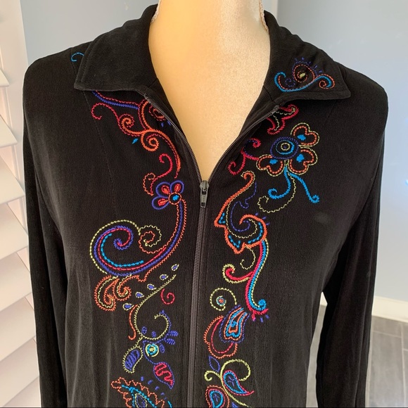 CHICOS TRAVELERS BLACK EMBROIDERED SWEATER/CARDIGAN SIZE 1/M - Picture 8 of 8